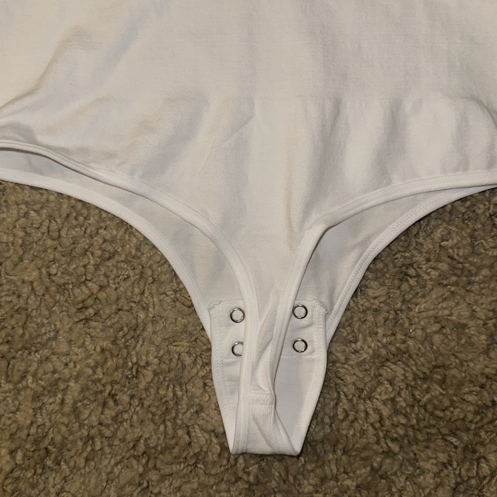 Yummie Ruby Scoop Neck White Bodysuit (L/XL) - Picture 8 of 9